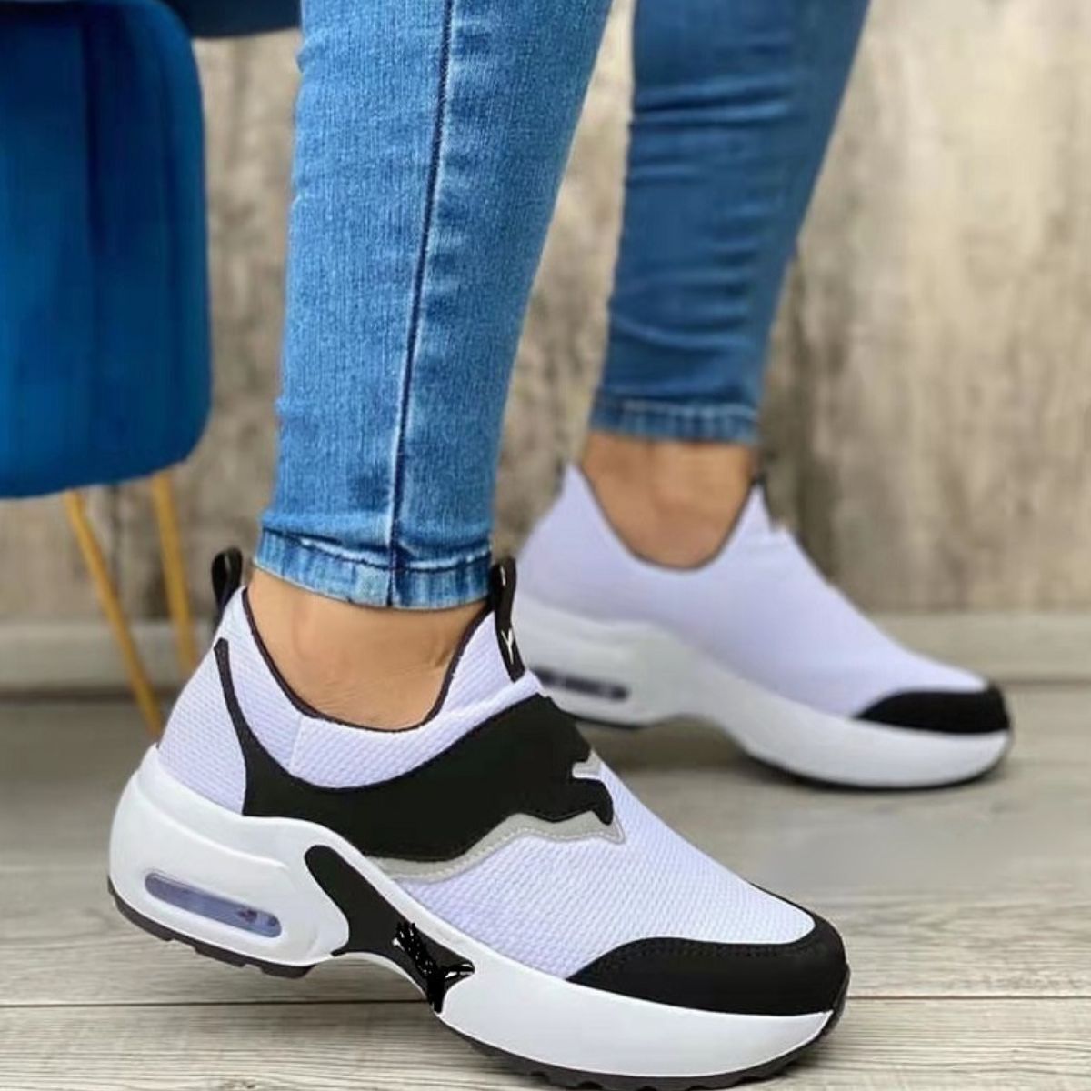 Round Toe Slip-On Athletic Shoes