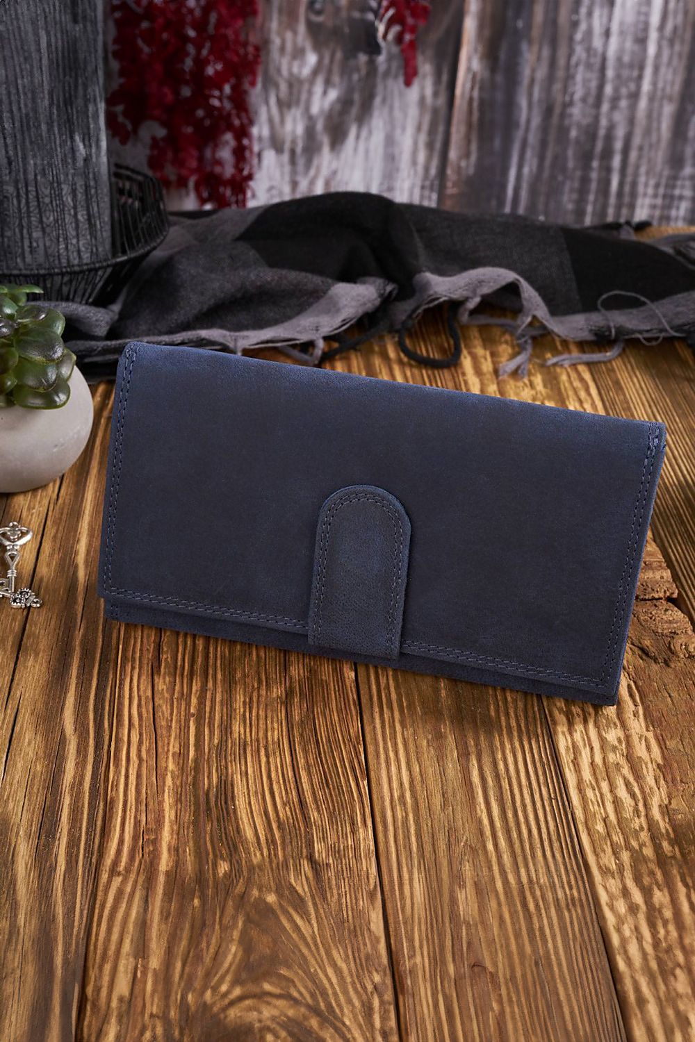 Vintage Style Embossed RFID Wallet